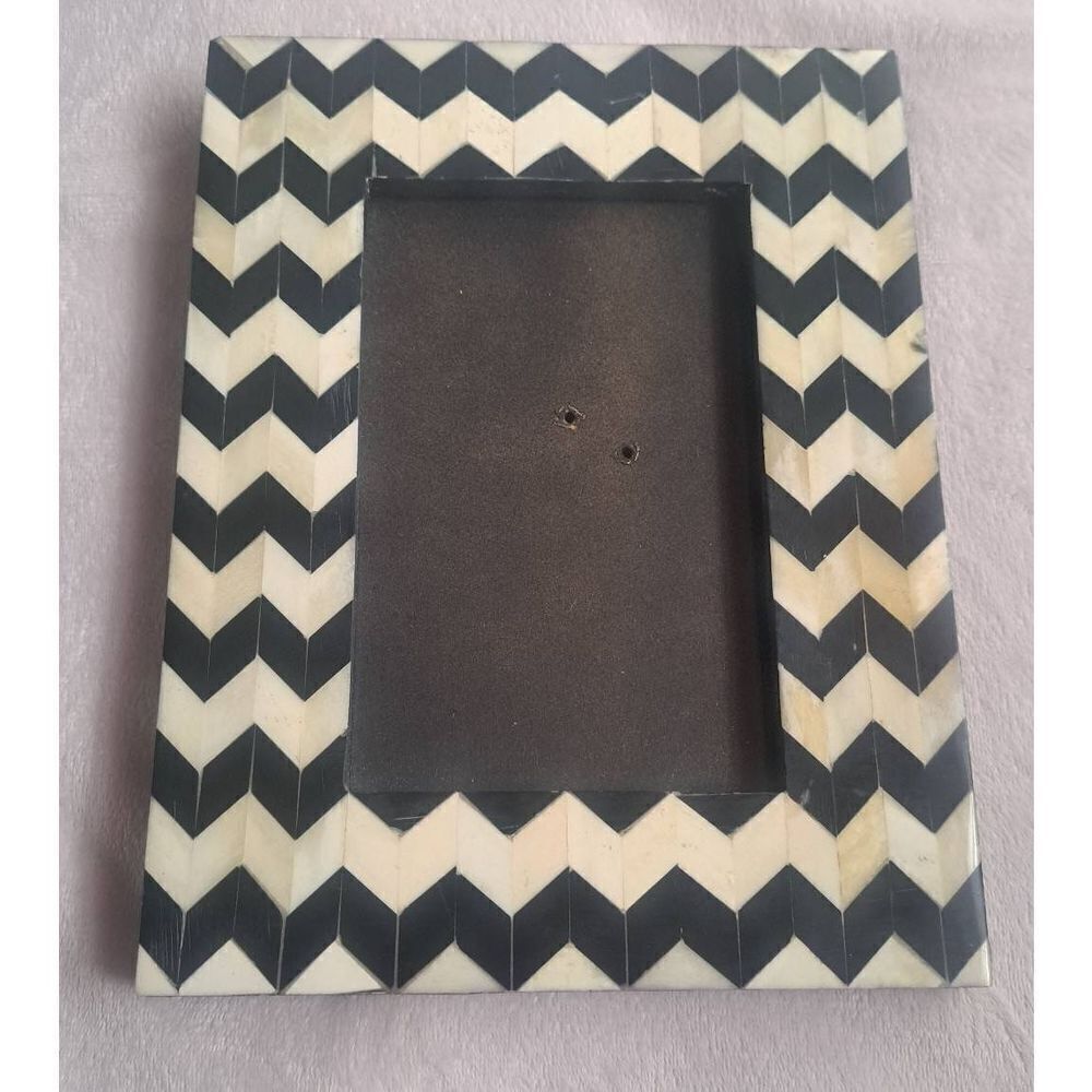 Chevron design picture frame